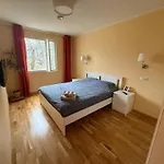 Prázdninový dům Golden Haven - Kullakodu - 2-bedroom House With Sauna, Patio, Grill, Walk To *